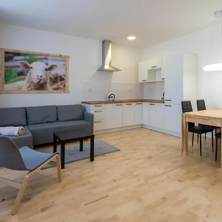 Apartment Family Arena *