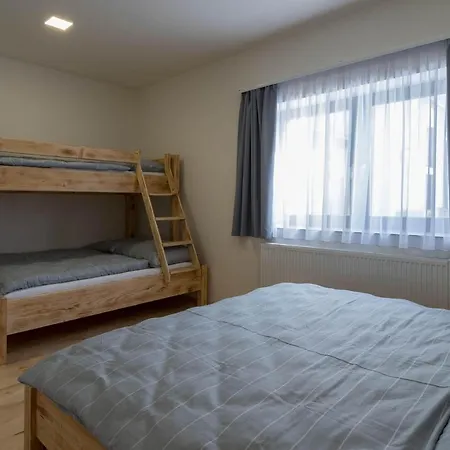 Family Arena Apartment *